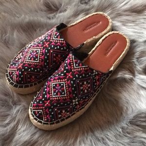 American Eagle Outfitters Boho Embroidered Slip on Mule Espadrille Flats